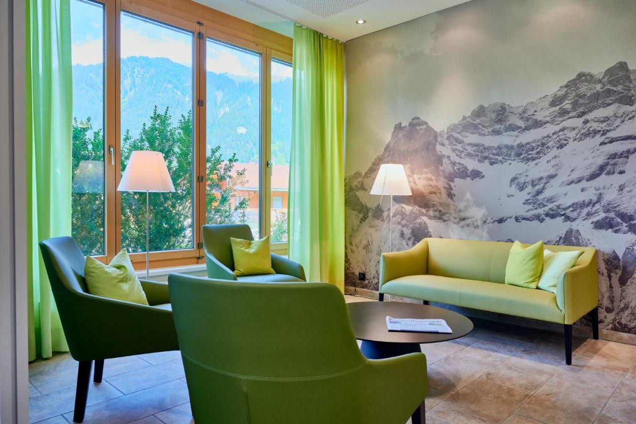 Ferien- Und Familienhotel Alpina アデルボーデン エクステリア 写真