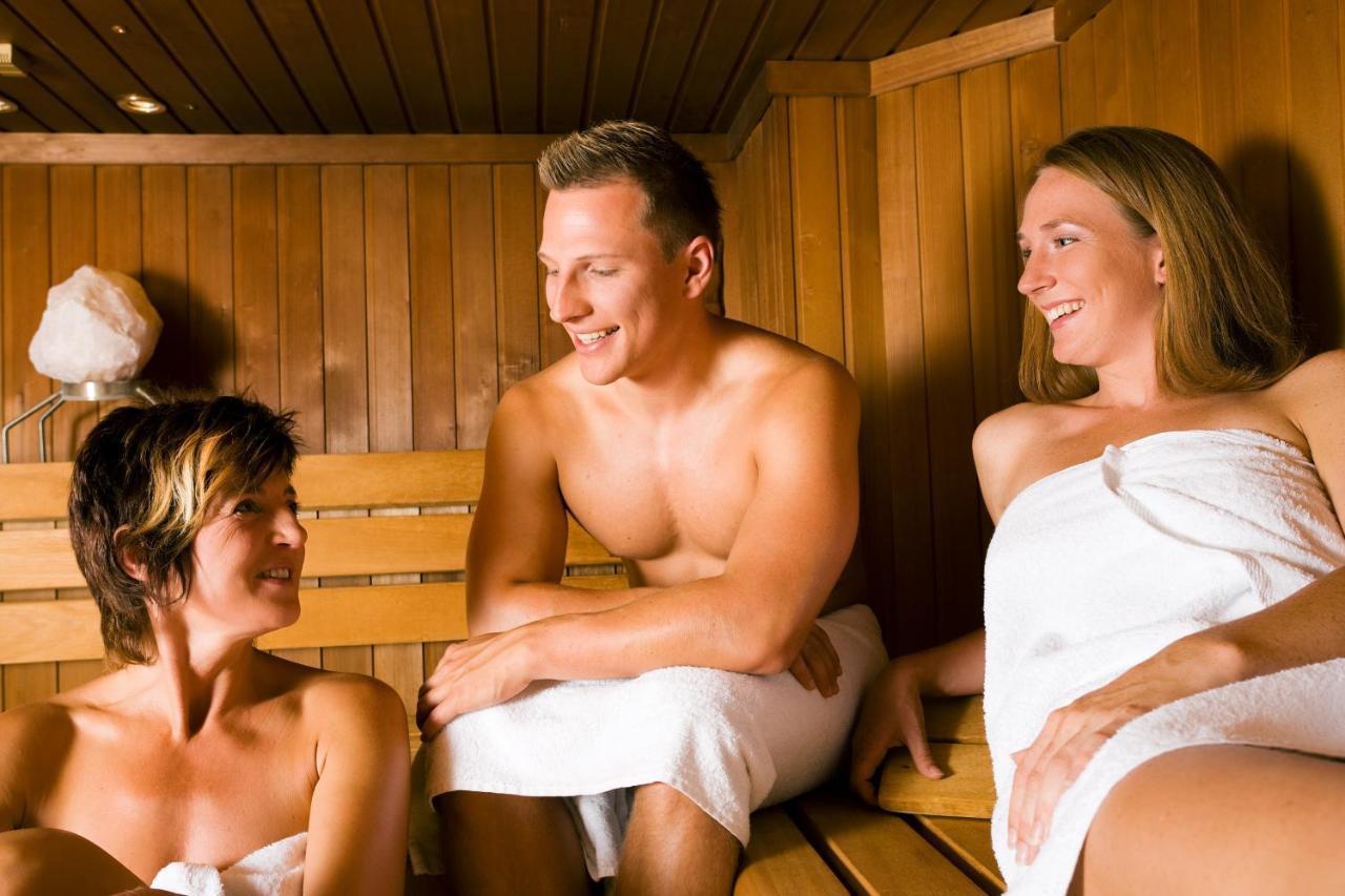 Ferien- Und Familienhotel Alpina アデルボーデン エクステリア 写真