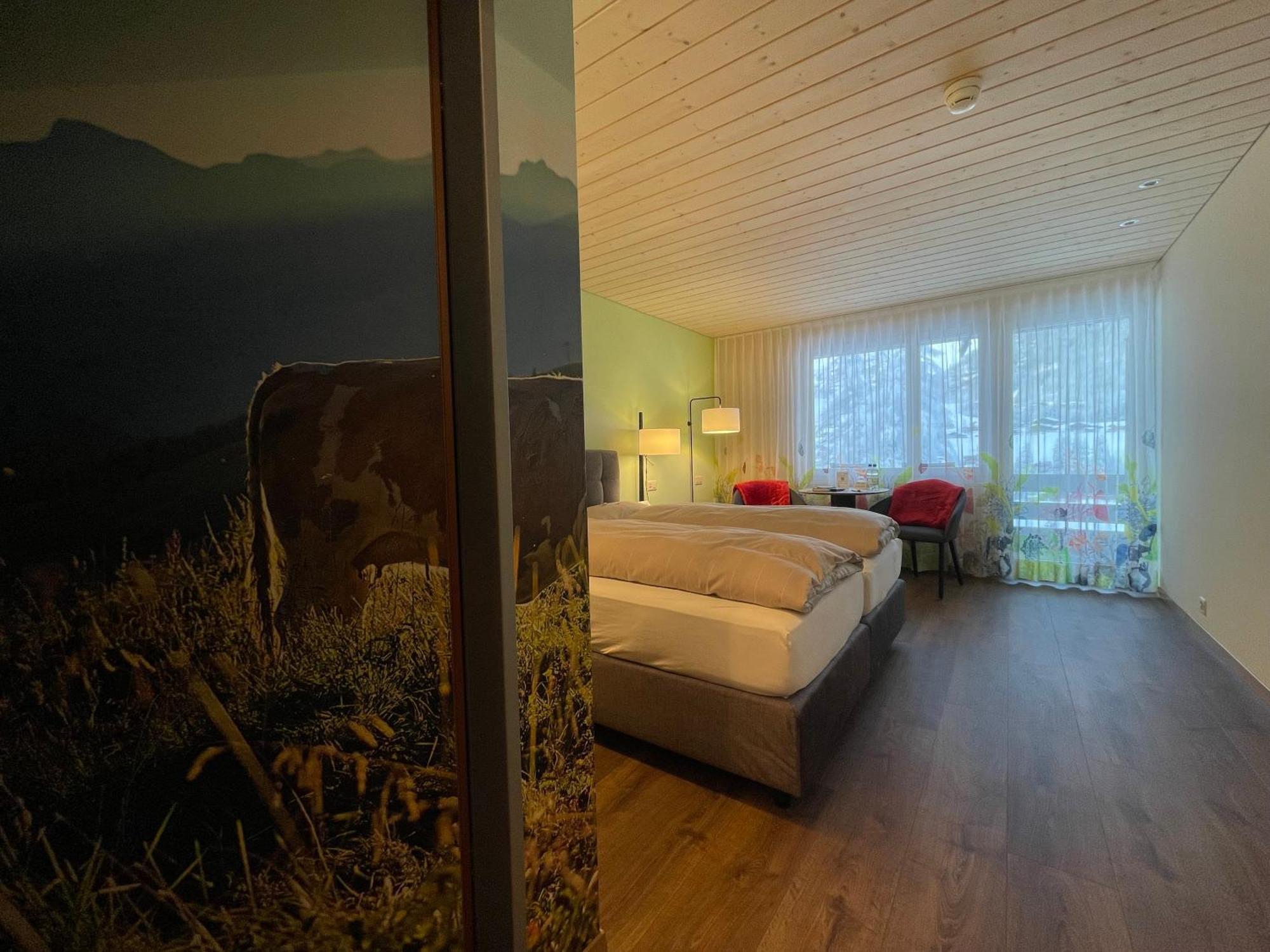 Ferien- Und Familienhotel Alpina アデルボーデン エクステリア 写真