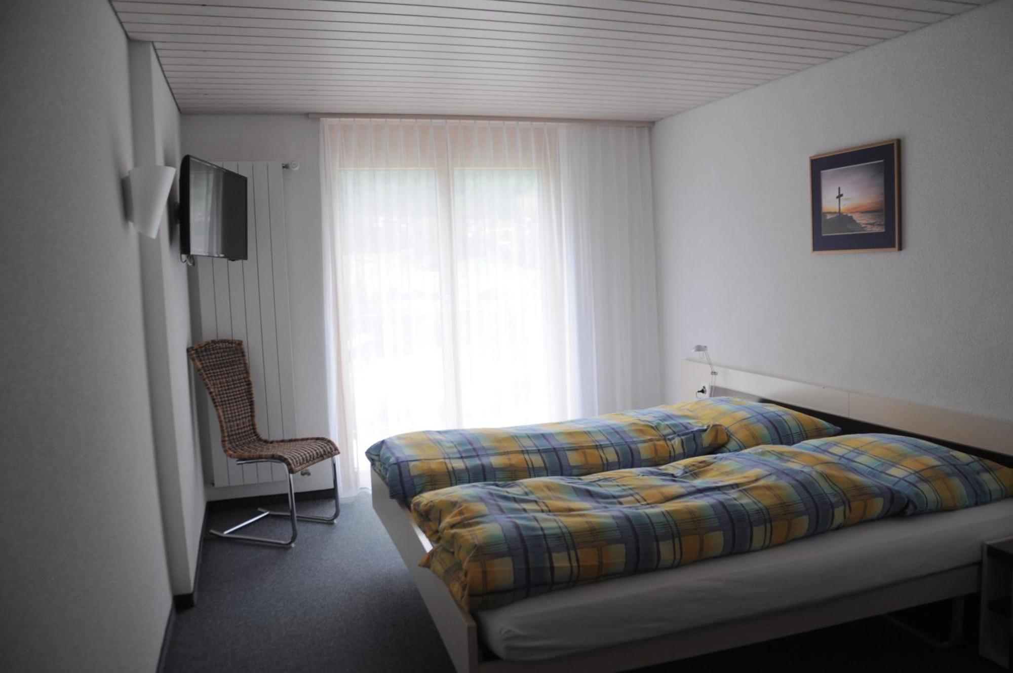 Ferien- Und Familienhotel Alpina アデルボーデン エクステリア 写真