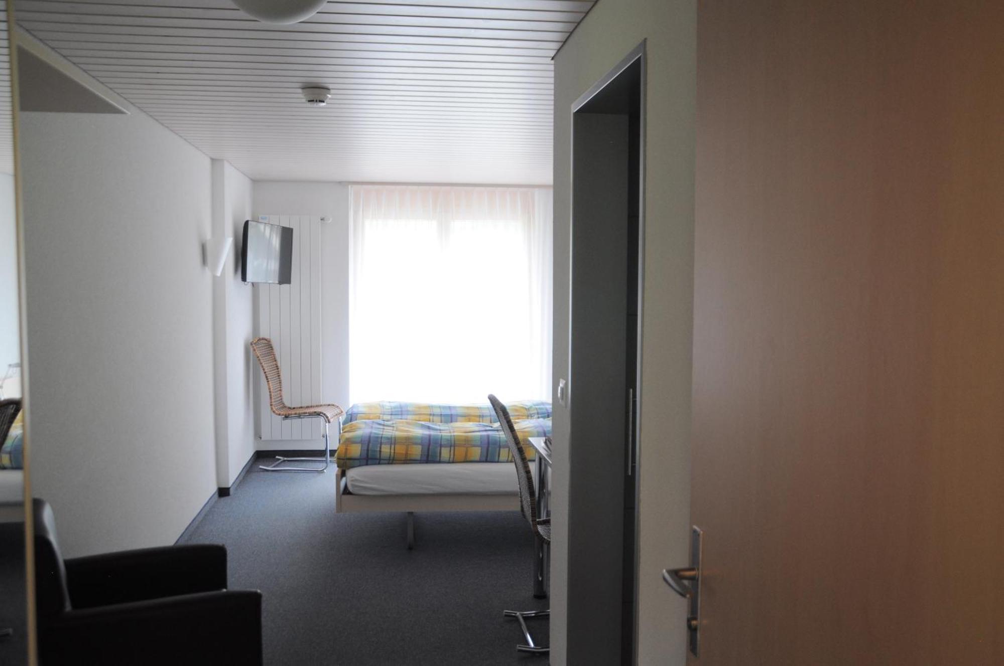 Ferien- Und Familienhotel Alpina アデルボーデン エクステリア 写真